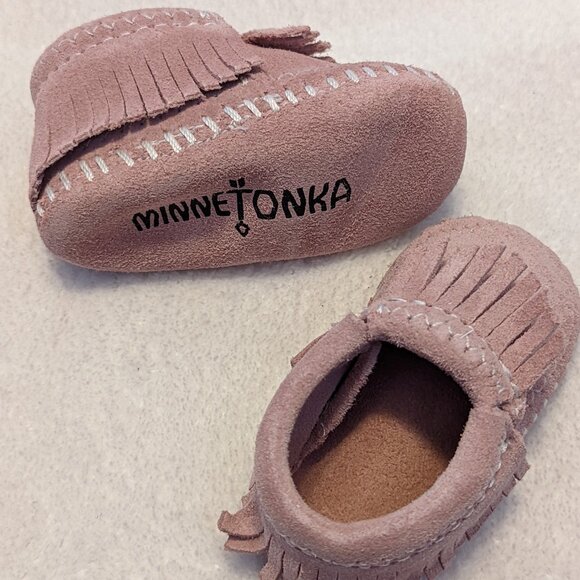 Minnetonka Infant Moccasins - Picture 1 of 3